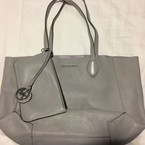 👜Host Pick👜MICHAEL KORS Dove Tote
